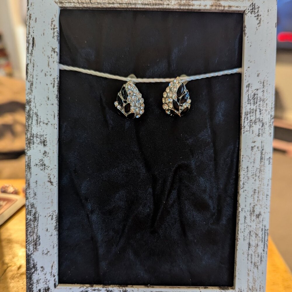 Pair of earrings - Picture 1 of 4